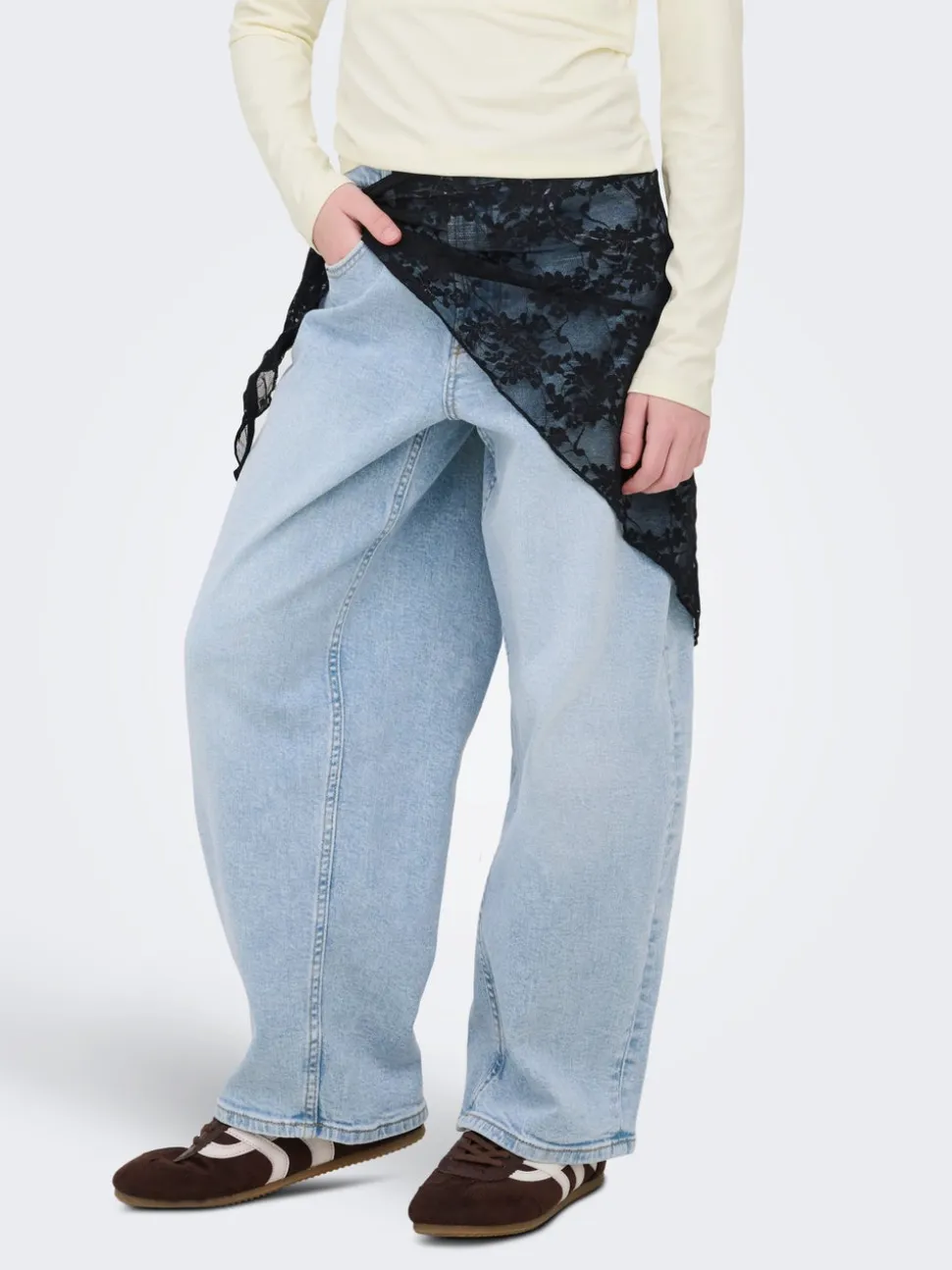 KOGTAMY Krój baryłkowaty Jeans