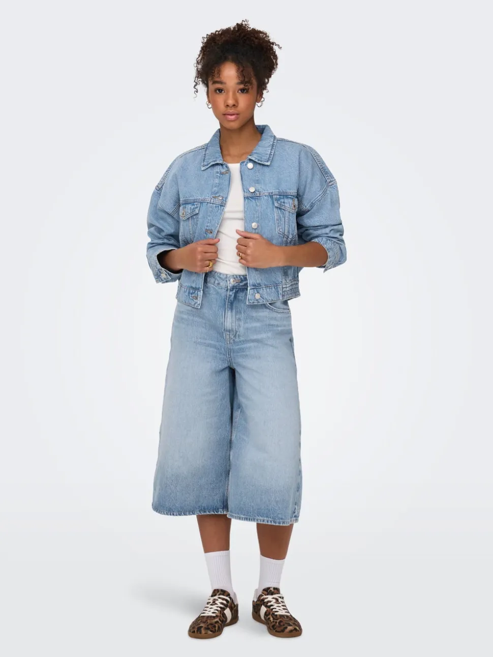 ONLHOPE Wysoka talia Krój cropped Długi Jeans