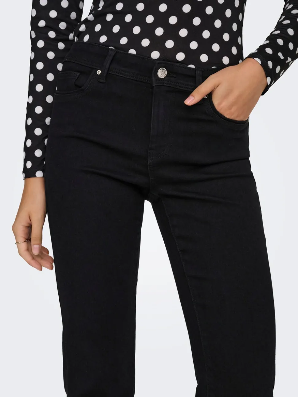 ONLWOW Średnia talia Krój flared Jeans
