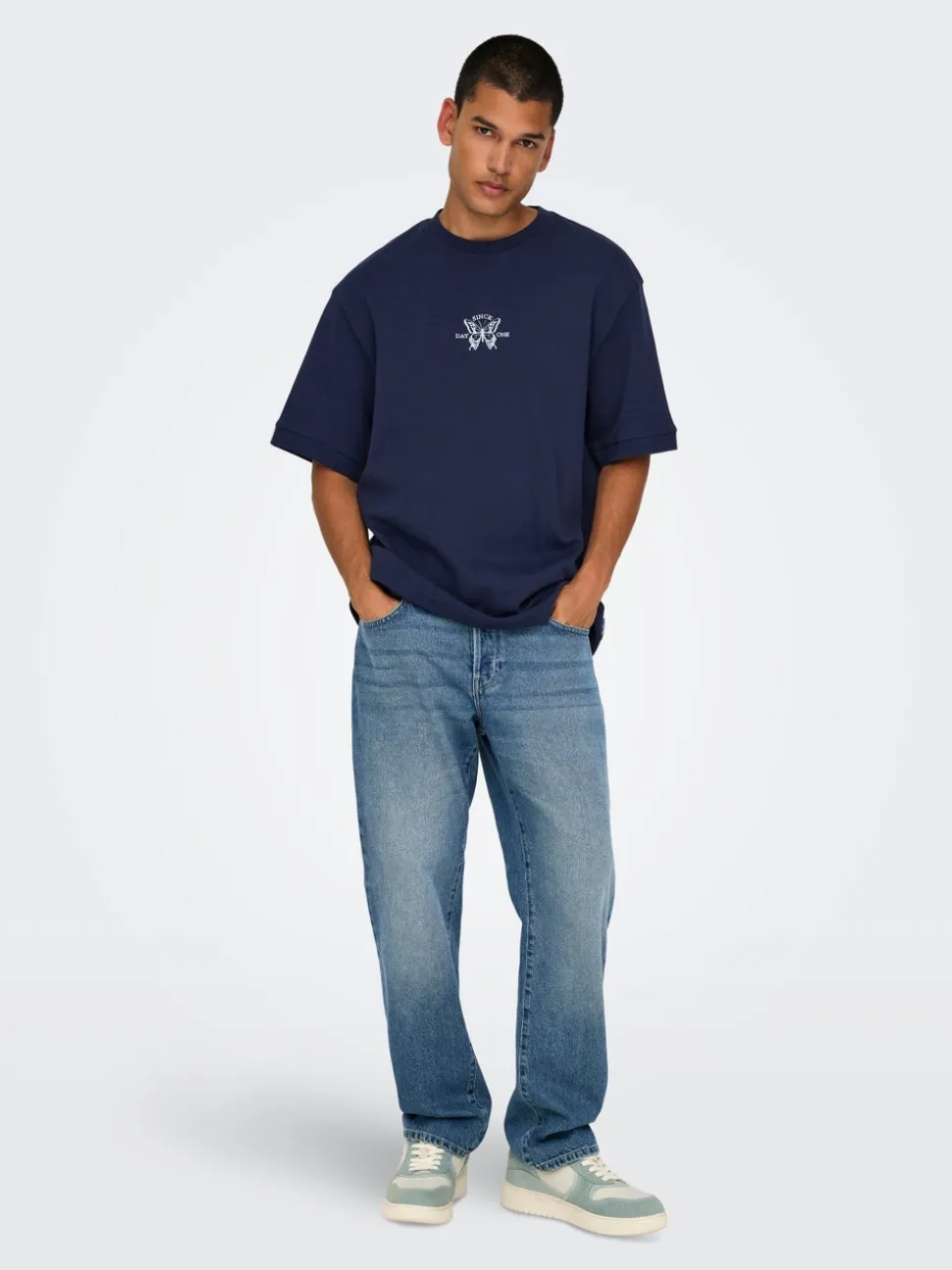 ONSEDGE Średnia talia Krój prosty Jeans