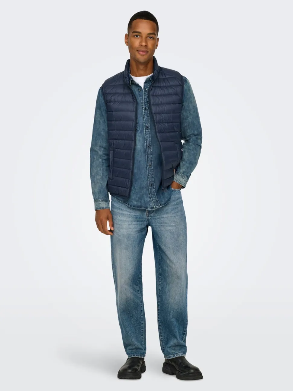 ONSEDGE Średnia talia Krój prosty Jeans