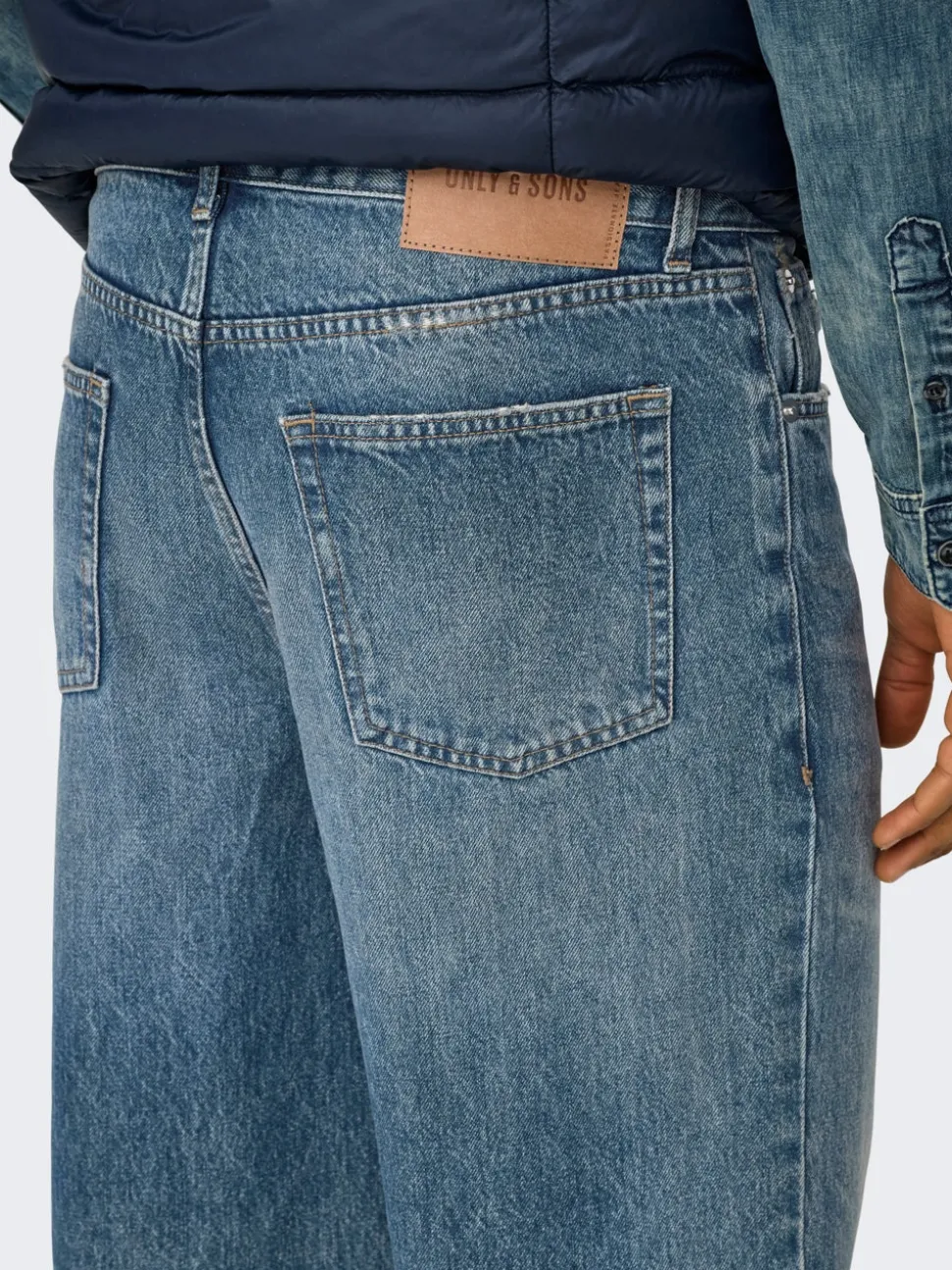 ONSEDGE Średnia talia Krój prosty Jeans