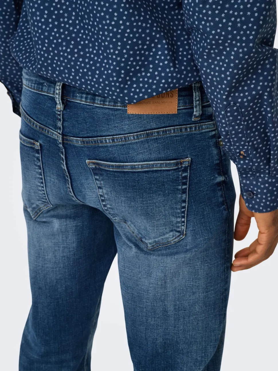 ONSWEFT Średnia talia Krój regularny Jeans