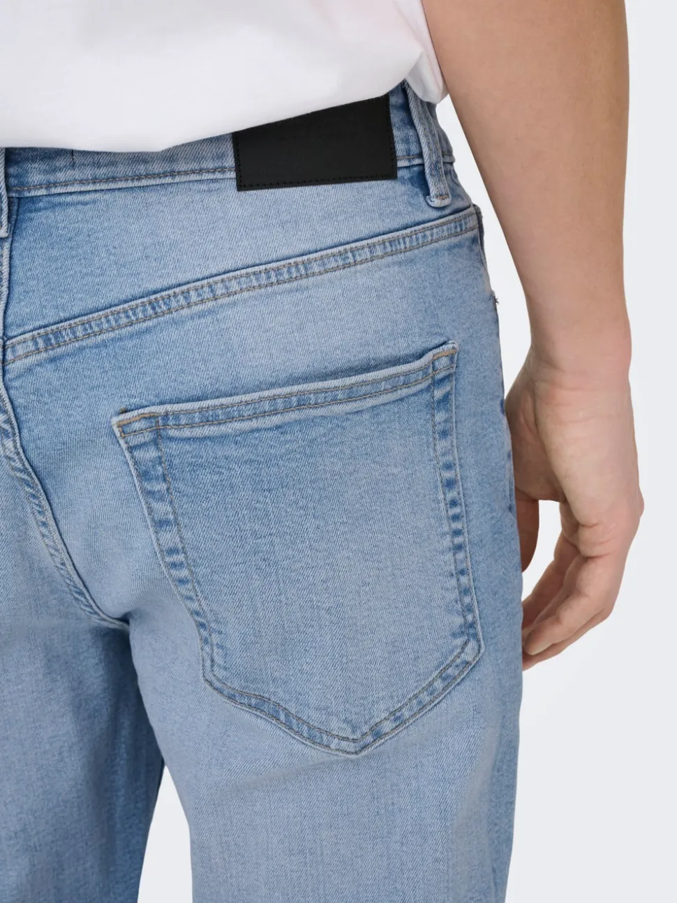 ONSYOKE Średnia talia Krój tapered Jeans